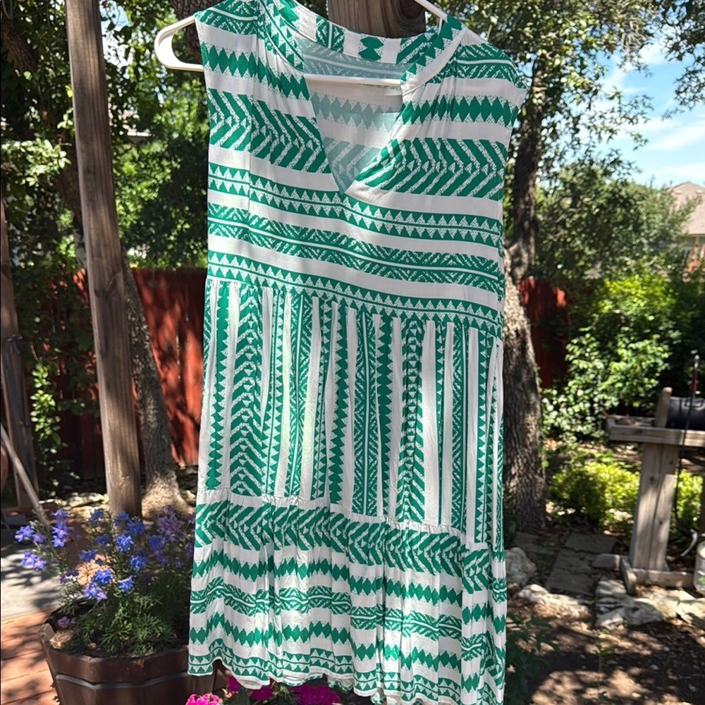 Sleeveless Green and White Patterned Mini Dress